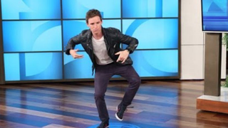 Eddie Redmayne is quite the <i>Fantastic Beasts</i> impressionist